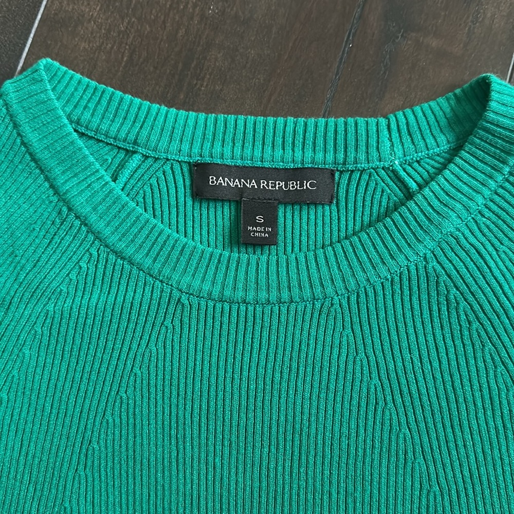 Solid Color Top - Picture 4 of 6